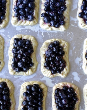 blueberry pastry